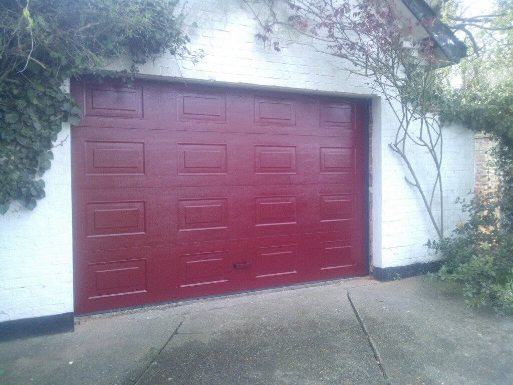 Lovely red patterned garage