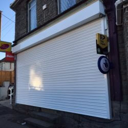 Externally fitted roller shutter